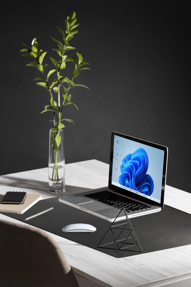 K0044AB | Sottomano da Scrivania in Vera Pelle pieno fiore con grana dollaro - Colore Nero - Dimensioni: cm 50 x 37 x 0,5 - Confezione: Busta in Cartoncino Nera